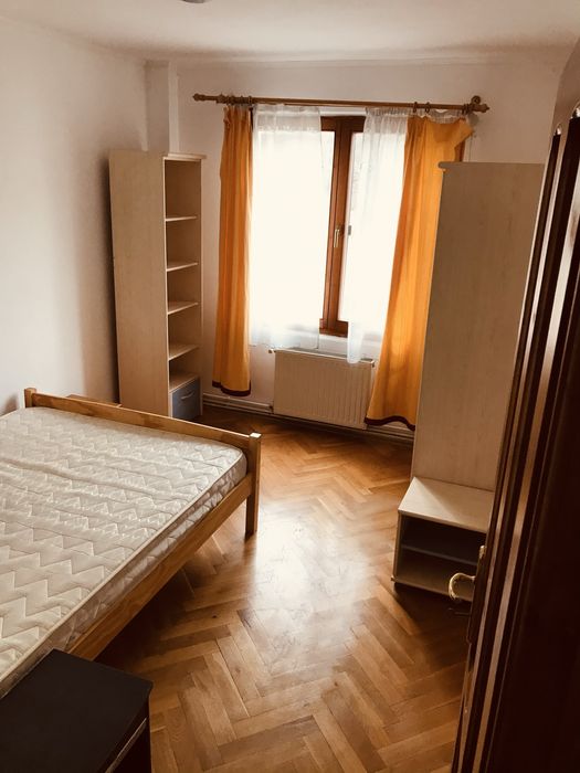 Apartament 4 camere, 2 balcoane, 2 băi , mobilat utilat.