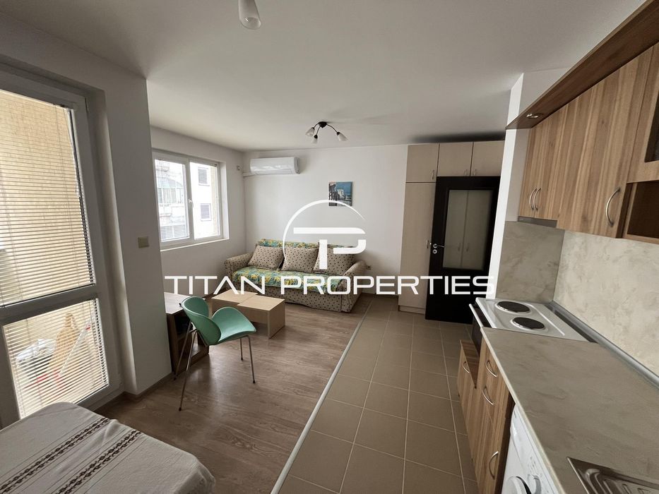 Дава се под наем Двустаен апартамент в Варна, Център - 55 кв.м за 409 € - Снимка #2