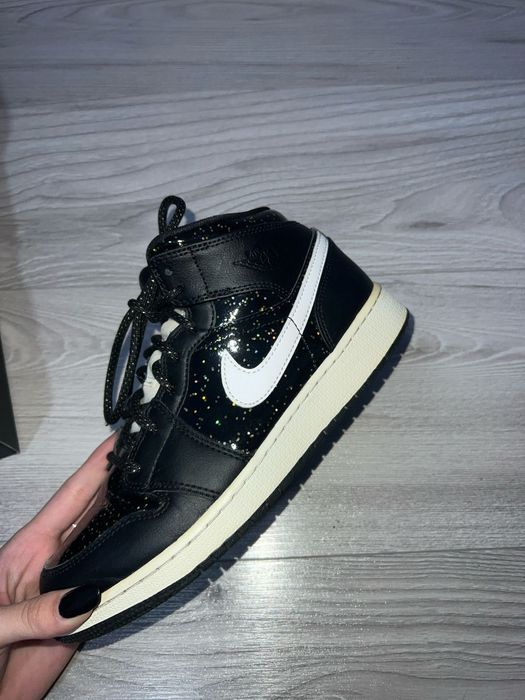 Jordan 1 mid Black speckle