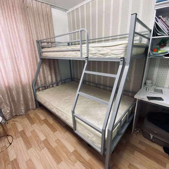 Двухярусный кровать