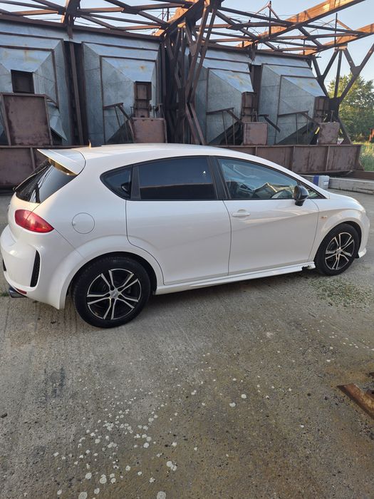 SEAT Leon 2011 — imagine 3