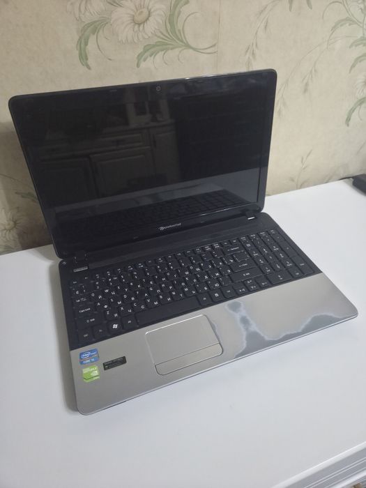 Ноутбук Aser aspire e1-571g
