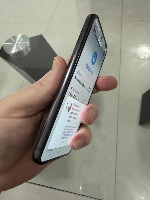 Samsung S23  black 256Gb neverlocked • pata neagra oe ecran •