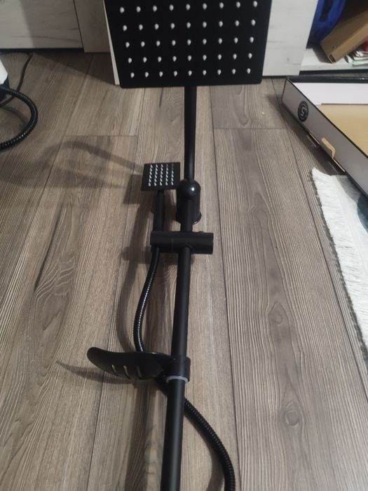 Черна  здрава система за душ