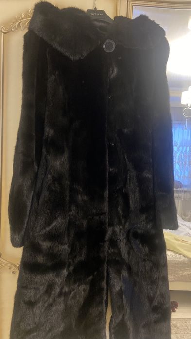 Продам шубу норковую с капюшоном