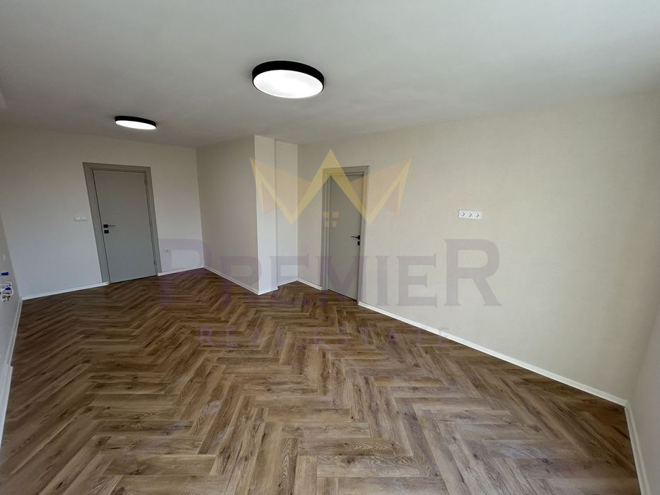 Продава се Тристаен апартамент в Варна, Възраждане 2 - 80 кв.м за 1052 €/кв.м - Снимка #6