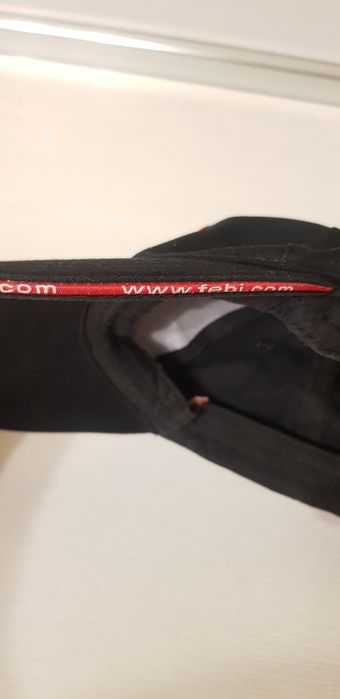 Нова черна шапка           ..    ...