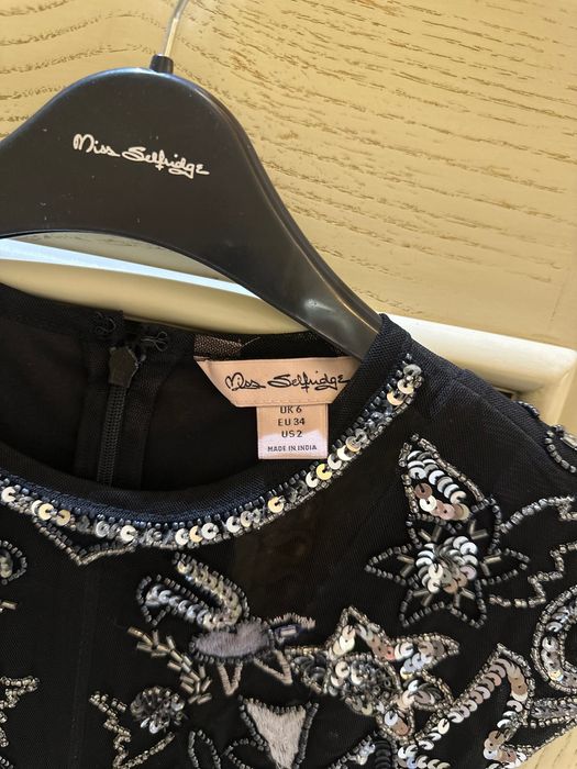 Платье, вышитое, размер xs, новое