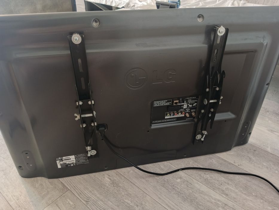 Телевизор SMART LG. 42 дюйма.