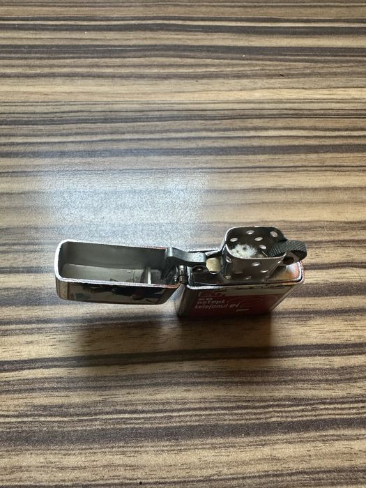 Bricheta tip Zippo branduita Winston nefolosită