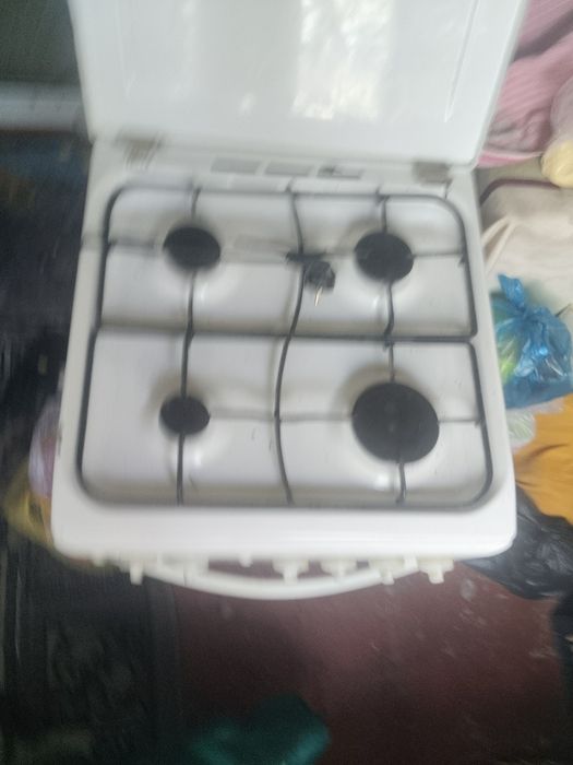 Продам газовую плиту б/у