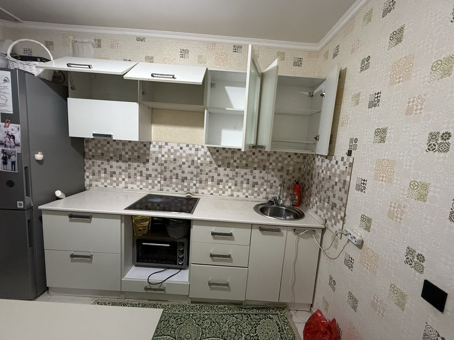 Срочно продам кухонный гарнитур