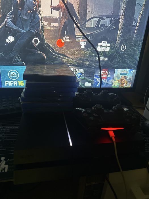 Vand ps4(nu fac livrari prin olx dar nu pot sa il dezactivez)
