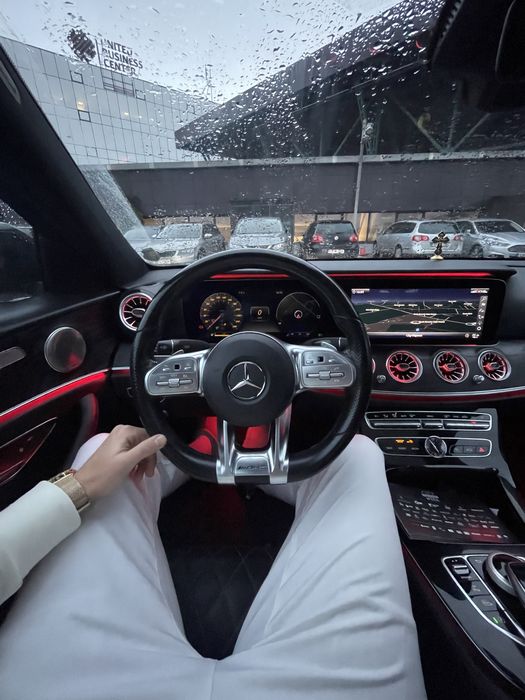 Transport luxury pentru evenimente, business și momente speciale