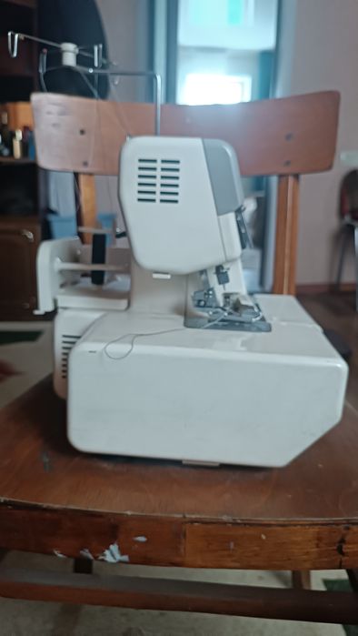 Продам оверлок жаноме