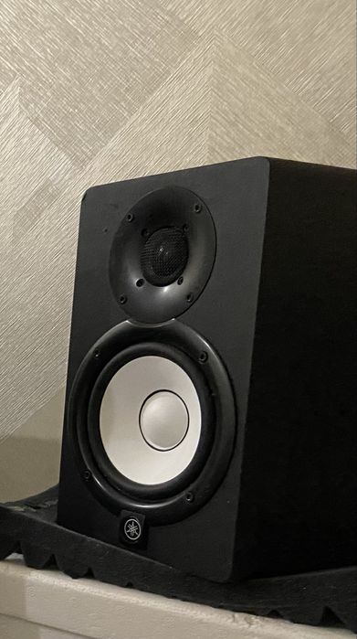 Продам студийные мониторы Yamaha hs5