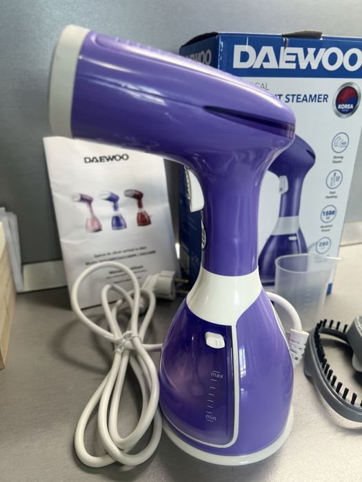 Пароочистител за дрехи Daewoo – вертикален, 1500W, с приставки