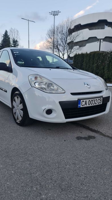 Употребяван Renault Clio 2011 бял дизел 202 000 км ръчна 75 кс Евро 5