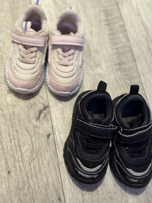 Кроссовки 24 за 5000 оба