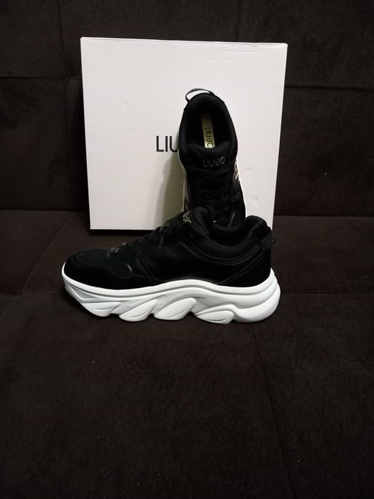 Нови оригинални дамски маратонки