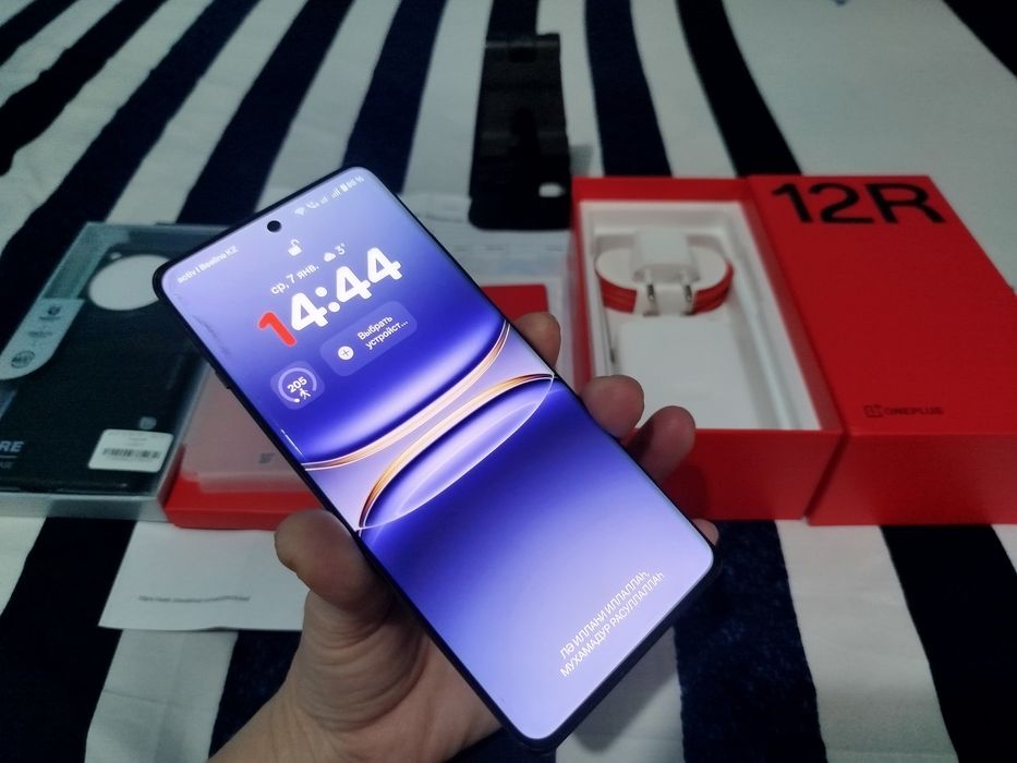 OnePlus 12R, 16/256гб