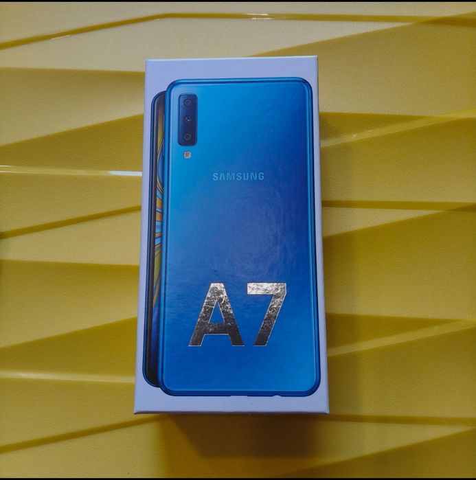 Продавам Samsung Galaxy A7 2018 / SM-A750FN / Dual SIM / Перфектно състояние + 2 кейса