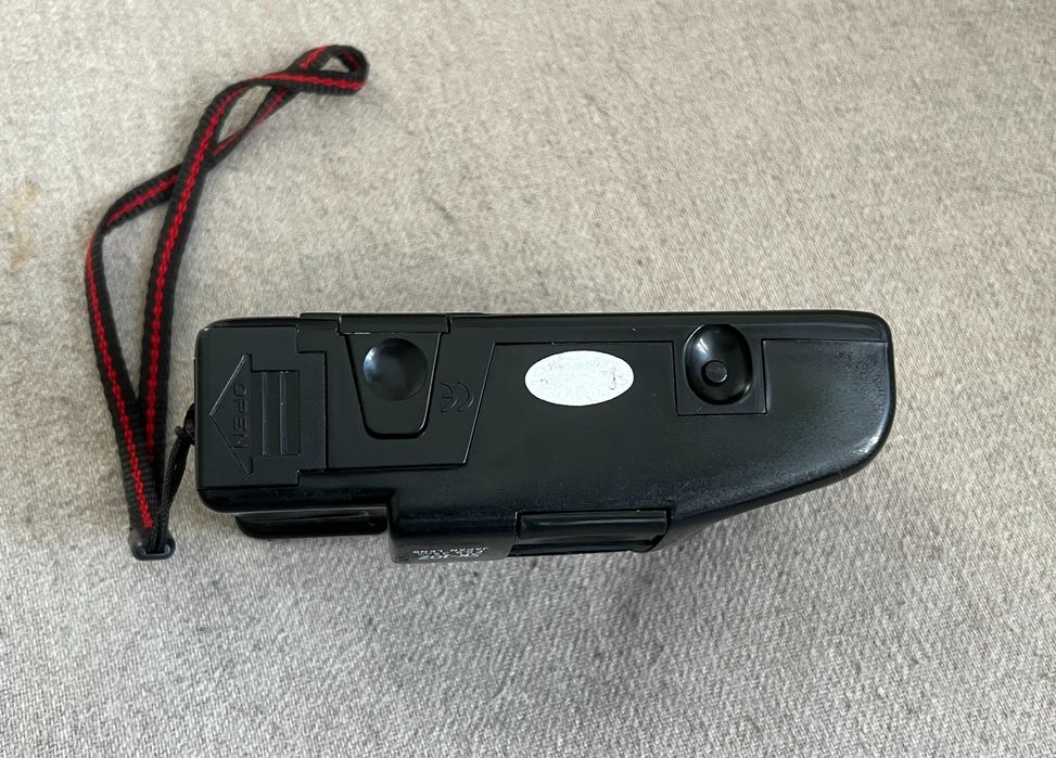 Aparat foto SKINA SK-102 35mm focus free cu blitz si husa