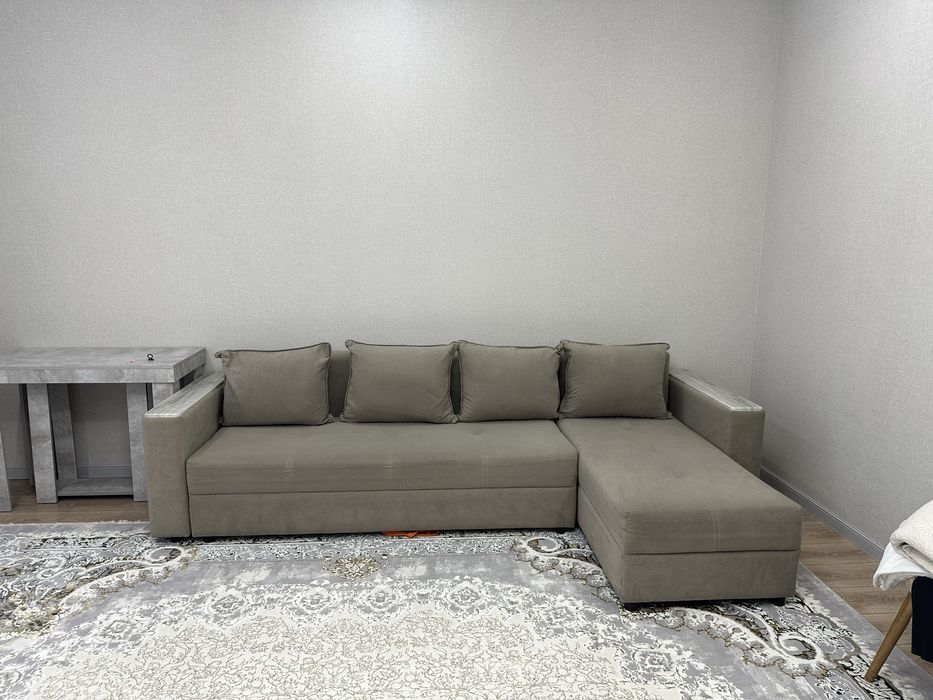 Угловой диван в отличном состоянии