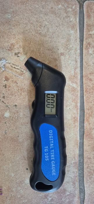 Manometru digital presiune pneuri / roți auto TG-105