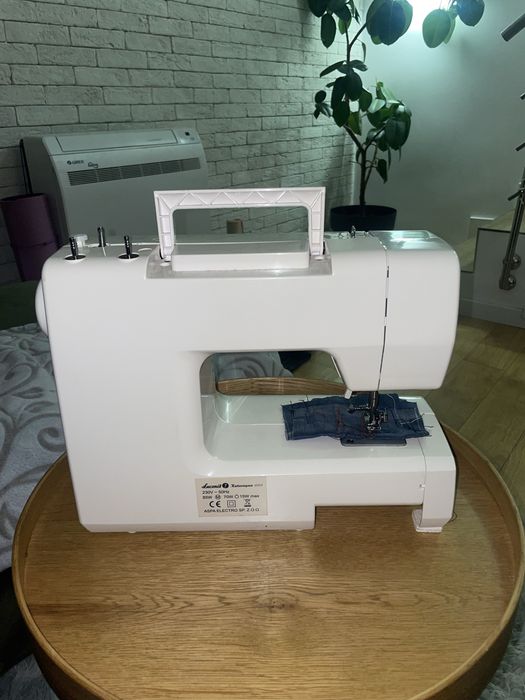Електрическа шевна машина ,,Lucznik - Katarzyna 444”