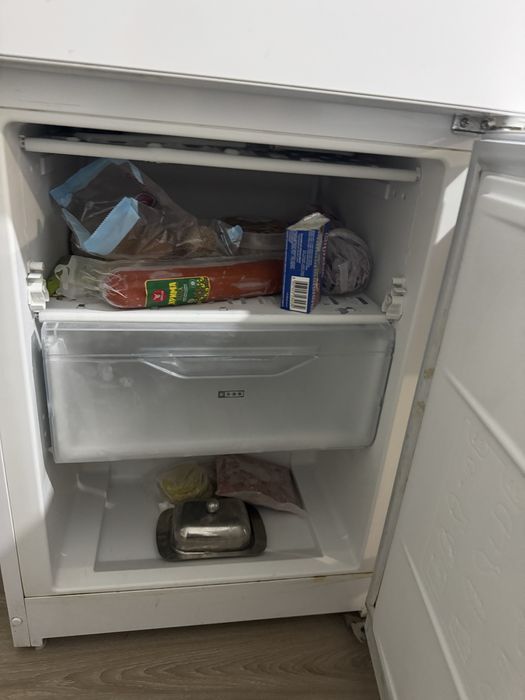 Холодильник Indesit
