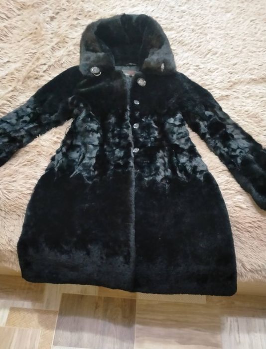 Продам шубу со вставками кролика