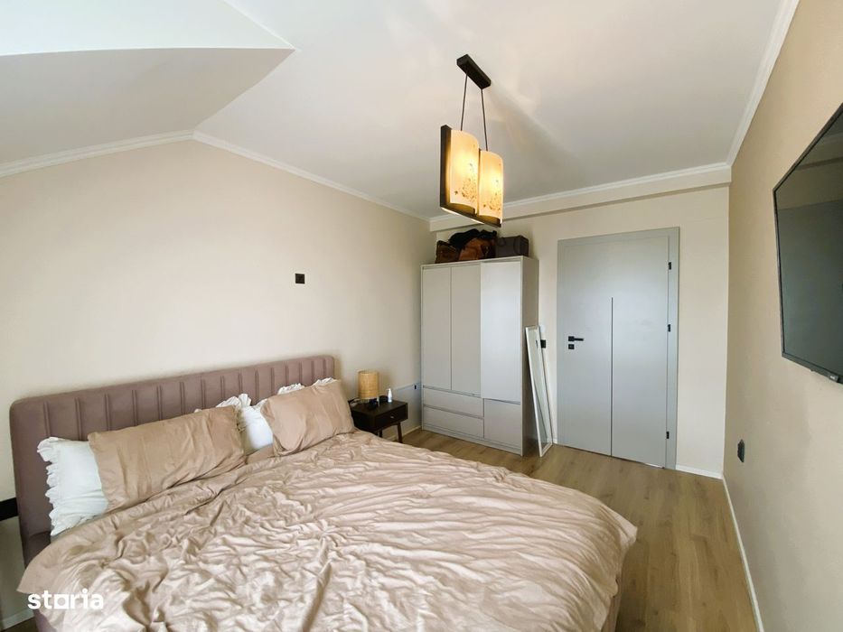 Duplex cu 4 camere 2 bai si curte libera 200 mp in Cisnadie