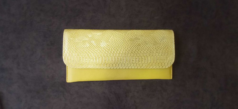 Страхотен комплект на Lucy в жълто