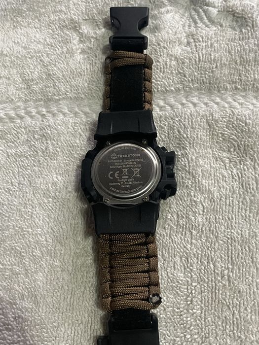 Ceas barbatesc, rezistent la apa, Military Army maro cu Bratara paracord, supravietuire, busola, fluier, taietor, aprinzator