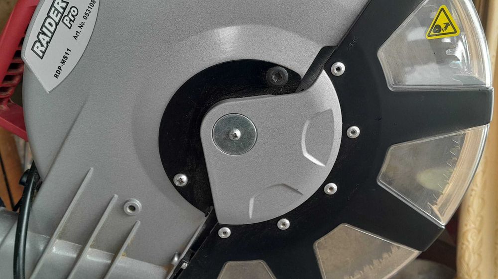 Настолен циркуляр RAIDER Pro RDP-MS11, 2100W, Ø305 мм.