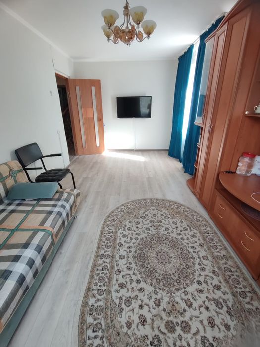 Продам 3 х комн . 9-19,  1 этаж.