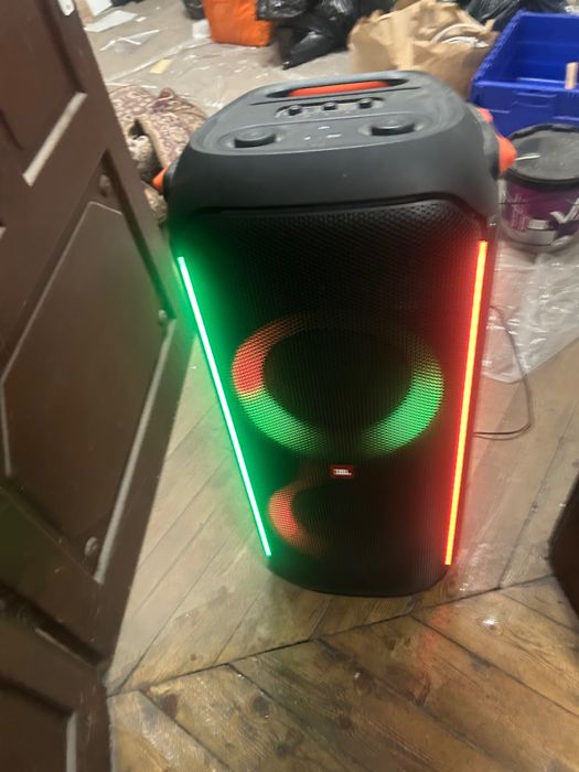 Тонколона на JBL 710 W