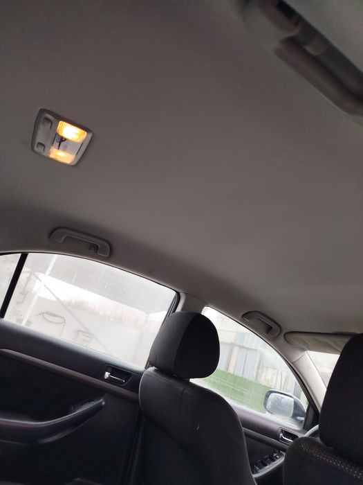 Продавам Тойота Авенсис 1 8 газ бензин