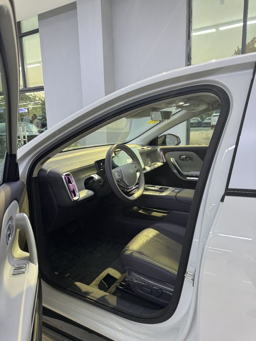 Leapmotor B01  elektr premium NALICHI BOR 3yil garantiyasi bilan