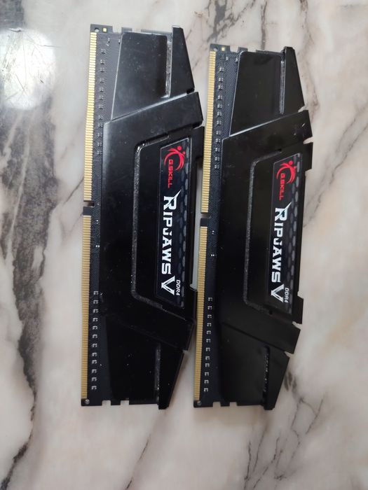 Памет 16GB (2x8GB) Ripjaws V DIMM Kit 3200MHz DDR4