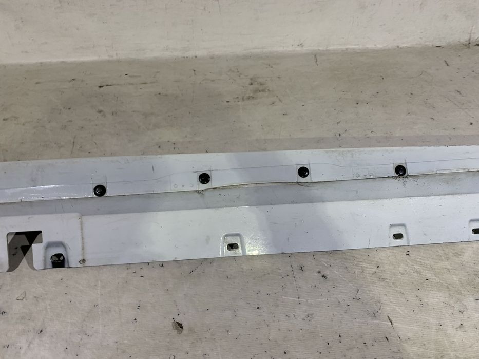 Prag dreapta BMW Seria 1, M-Sport F40, 2019, 2020, 2021, 2022, 2023, cod origine OE A2466901440.