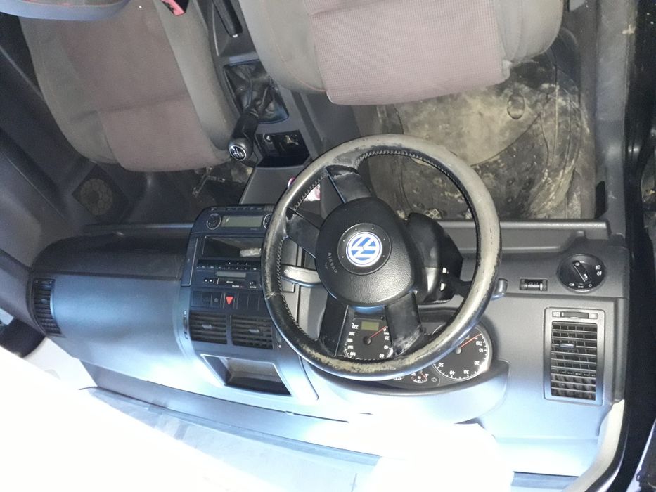 Dezmembram Volkswagen Polo