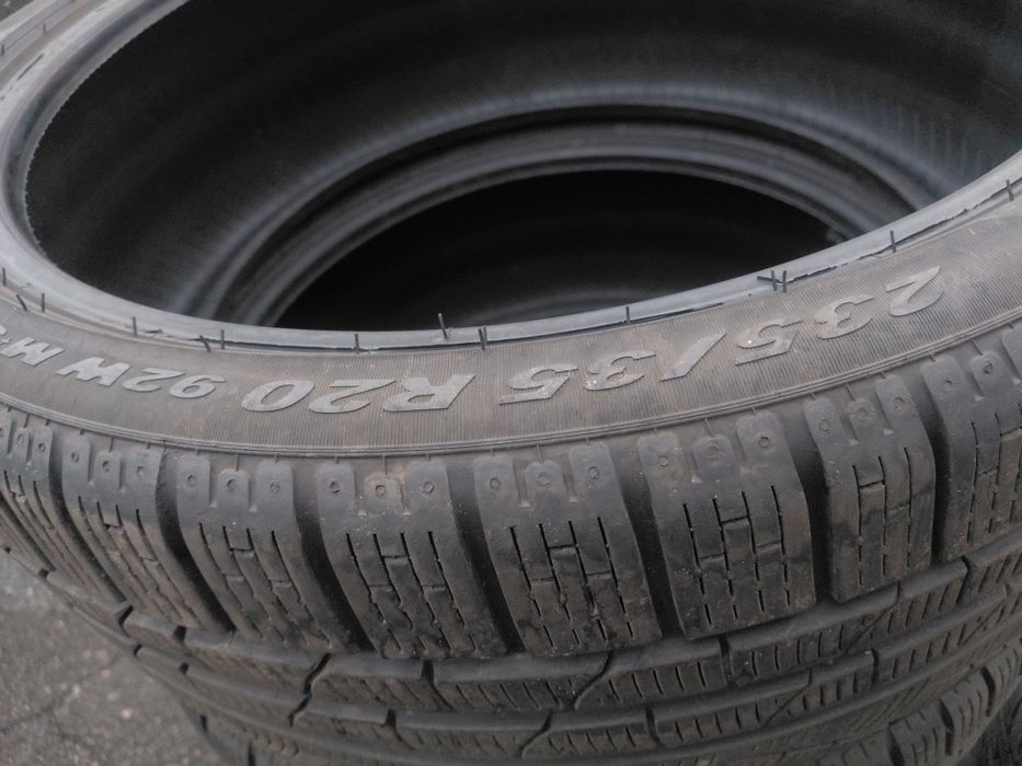235/35/20" Pirelli 2бр.гуми.дот2023