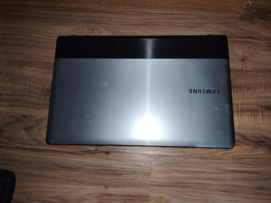 Ноутбук SAMSUNG.