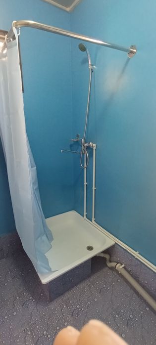 Свою Дачу на квартиру 2-х эт.в новбахоре душ+туалет внутри