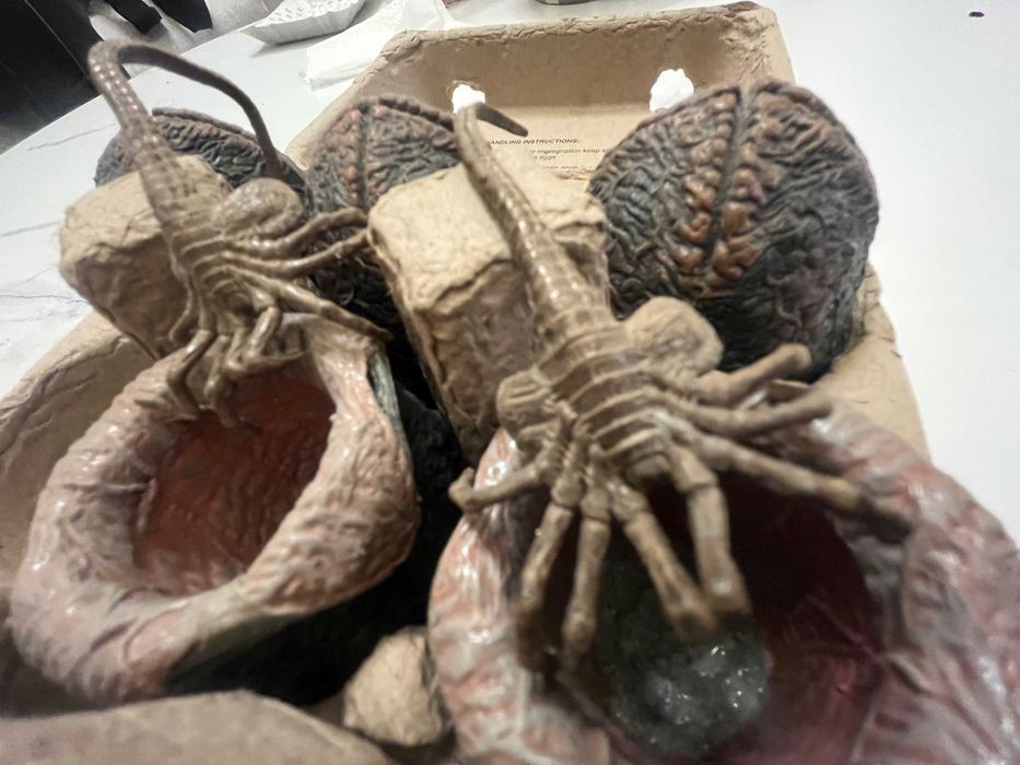 Set Colectie NECA ALIEN LV-426 Cage Free Eggs