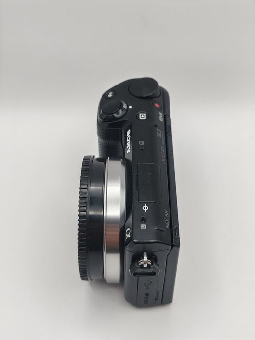 Kit foto Sony NEX-5R + obiectiv Sony E 16-50mm