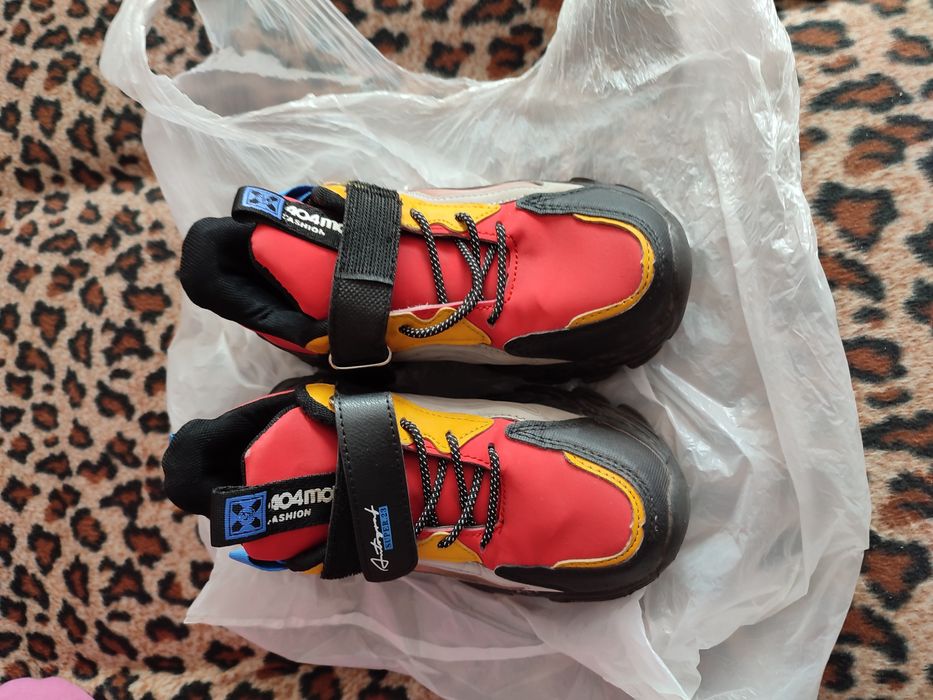 Детская обувь. Почти новые.