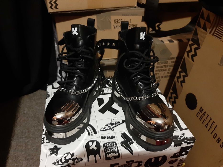 Vand ghete Borin Koi footwear cu bot metalic